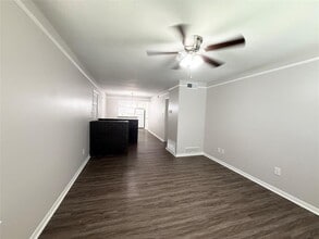 500 Willow Dr in Lake Jackson, TX - Building Photo - Building Photo