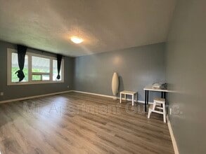 6 Southlea Dr in Hamilton, ON - Building Photo - Building Photo