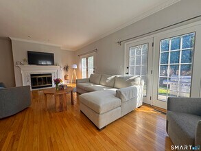 28 Home Pl in Greenwich, CT - Building Photo - Building Photo