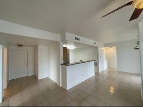 2325 Windmill Pkwy in Henderson, NV - Building Photo - Building Photo