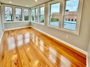 5 Ward St, Unit 3 in Somerville, MA - Foto de edificio - Building Photo
