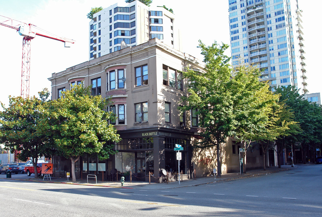 The New Pacific Apartments in Seattle, WA - Building Photo