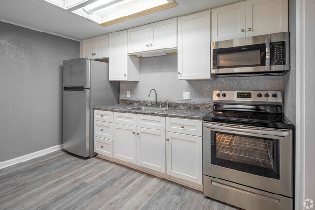 Stratford Apartments in Gallatin, TN - Foto de edificio - Building Photo