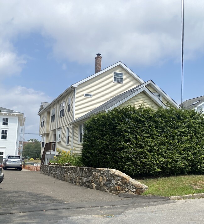 property at 7 Fenwick Pl