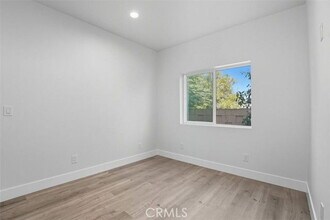 19258 Strathern St in Los Angeles, CA - Building Photo - Building Photo