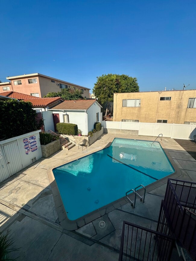 537 Evergreen St, Unit 1