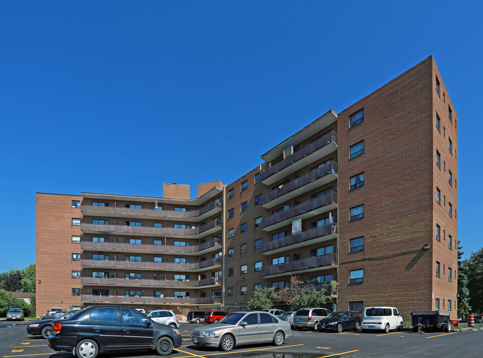 Mountbel Apartments in St Catharines, ON - Building Photo