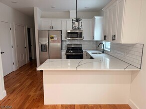 101 S 8th St in Newark, NJ - Building Photo - Building Photo