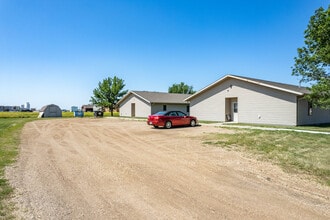 600 S Hill St in Salem, SD - Building Photo - Building Photo