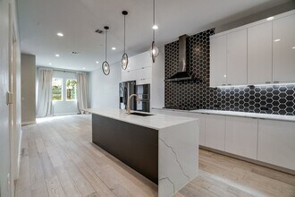 2108 Tillery St in Austin, TX - Building Photo - Building Photo