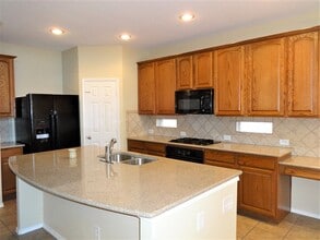 9501 Navarro St in Crowley, TX - Building Photo - Building Photo