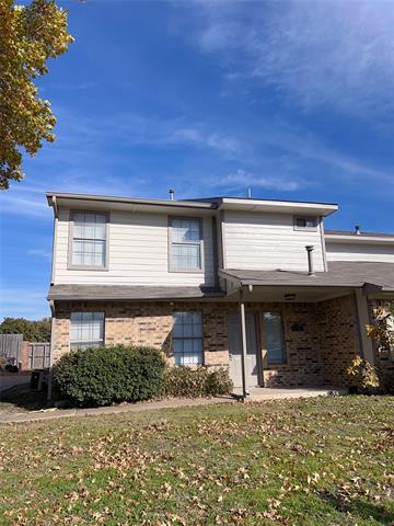 property at 2416 Lakeview Cir