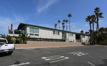 714 S The Strand in Oceanside, CA - Foto de edificio - Building Photo