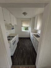 820 W Imperial Hwy, Unit 3 in Los Angeles, CA - Foto de edificio - Building Photo