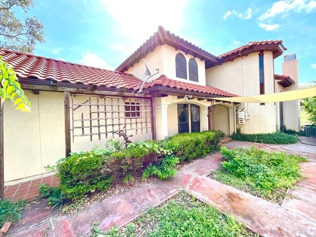 property at 7326 Putter Ln