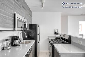30 E Roosevelt Rd in Chicago, IL - Building Photo - Building Photo