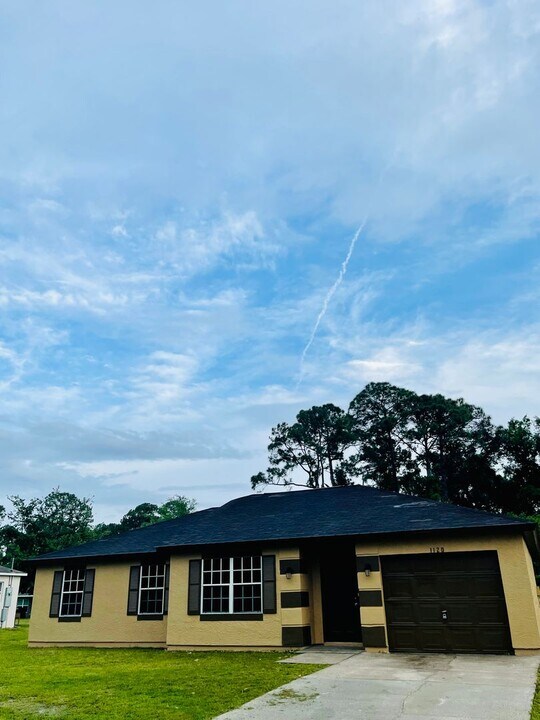 1120 Kareena St NW in Palm Bay, FL - Building Photo