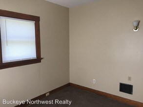 1947 Sussex Pl in Toledo, OH - Building Photo - Building Photo