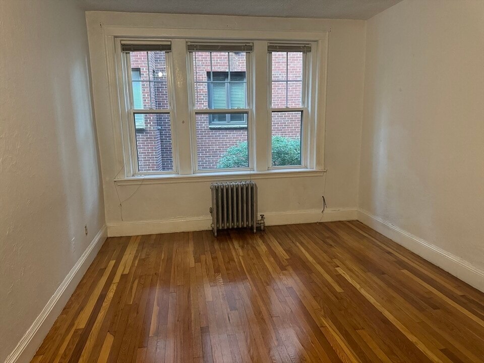 114 Strathmore Rd, Unit #203 in Boston, MA - Building Photo