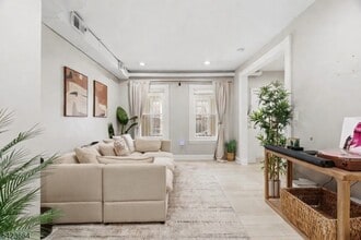 87 Madison Ave in Newark, NJ - Foto de edificio - Building Photo