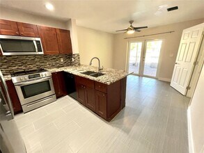 2301 NW 114th Ave-Unit -2 in Coral Springs, FL - Foto de edificio - Building Photo