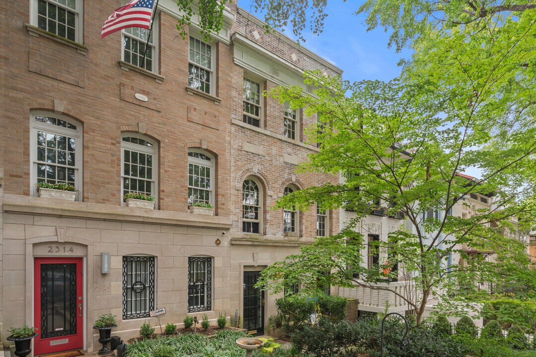 2316 20th St NW, Unit 1 in Washington, DC - Building Photo