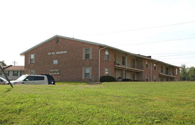 Fox Hill Apartments in New Albany, IN - Foto de edificio - Building Photo