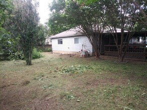 6818 Barton Rock Ln in San Antonio, TX - Building Photo - Building Photo