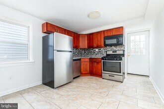 2726 Edgemont St in Philadelphia, PA - Building Photo - Building Photo