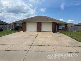 405-407 E Asher Ct in Rogers, AR - Building Photo