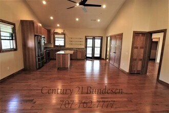 2813 Bardy Rd in Santa Rosa, CA - Building Photo - Building Photo