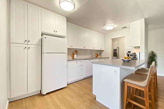 Moira Apartments in Belleville, ON - Building Photo - Building Photo