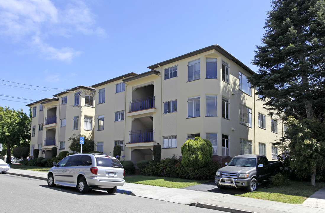 Vanguard Apartments in Berkeley, CA - Foto de edificio