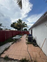 19831 NW 65th Ct in Hialeah, FL - Building Photo - Building Photo