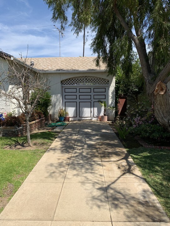 827 25th St in Santa Monica, CA - Building Photo