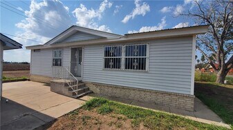 9 South Blvd in Donna, TX - Building Photo