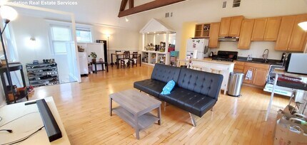 96 Chestnut Hill Ave, Unit 2 in Boston, MA - Foto de edificio - Building Photo