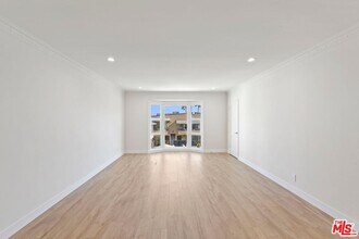 1250 N Crescent Heights Blvd in West Hollywood, CA - Building Photo - Building Photo