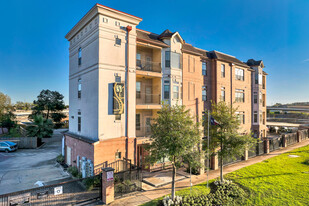 Midtown Grove Apartments