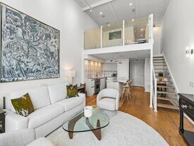 101 N Clematis St in West Palm Beach, FL - Building Photo