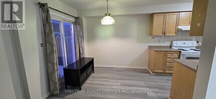 3475 Angel Pass Dr in Mississauga, ON - Building Photo - Building Photo