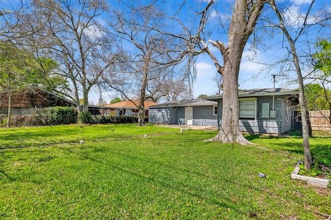 property at 6022 Lyndhurst Dr