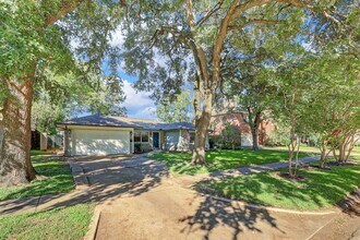 4626 Oakdale St in Bellaire, TX - Building Photo - Building Photo