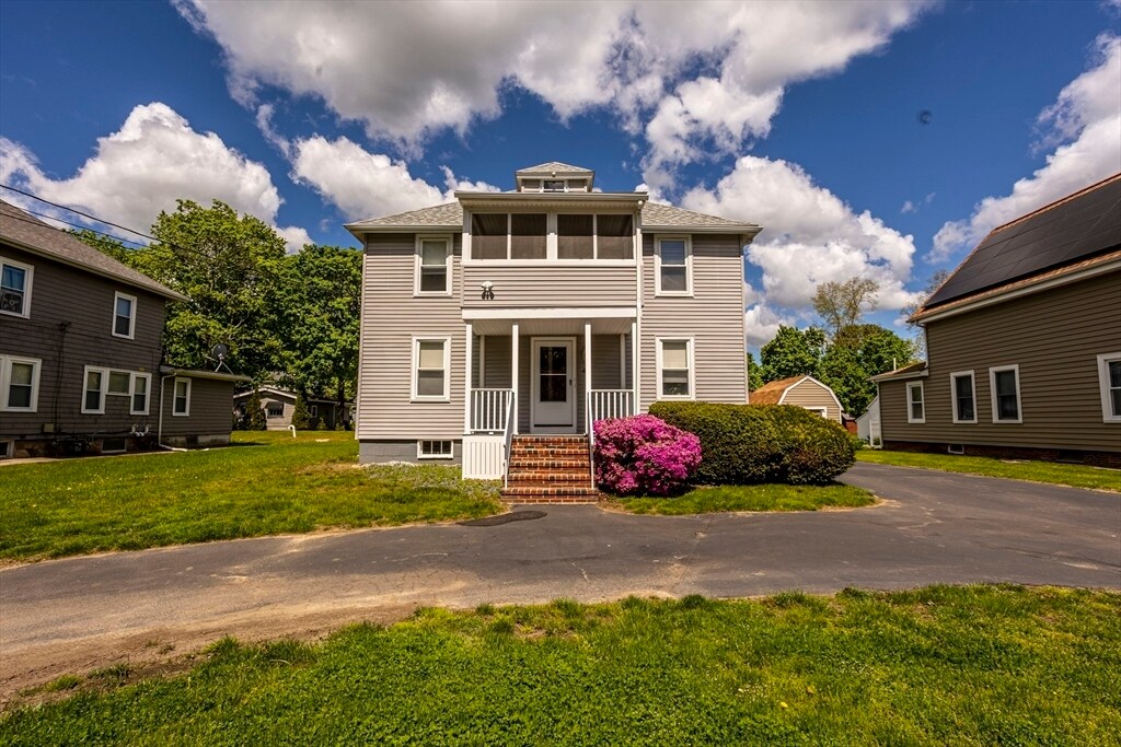 45 Central St in Easton, MA - Building Photo