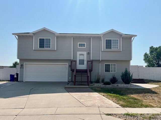 4332 Milehigh Ave in Rapid City, SD - Building Photo