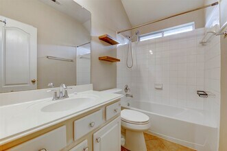 4934 Bonny Loch Ln in Houston, TX - Building Photo - Building Photo