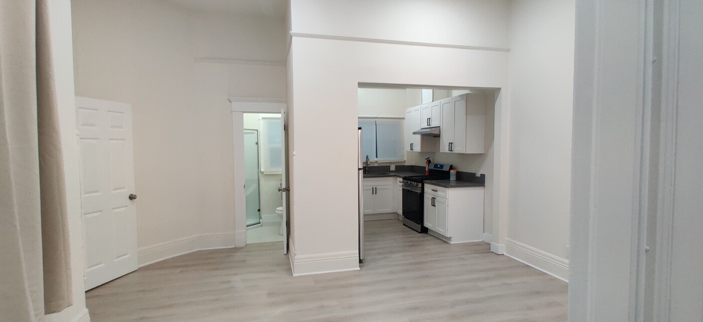 1331 S Park Ave in Pomona, CA - Building Photo