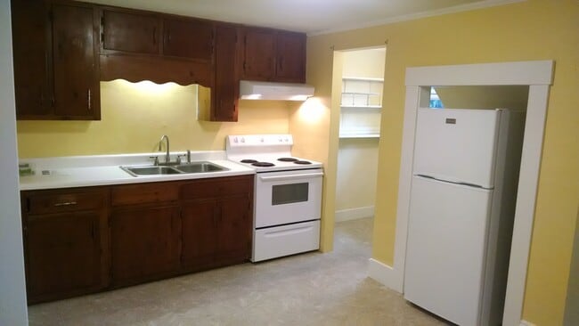 67 Highland Ave in Milford, NH - Building Photo - Building Photo