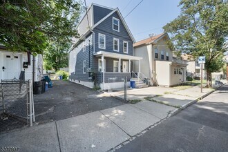 16 New St in Montclair, NJ - Building Photo - Building Photo