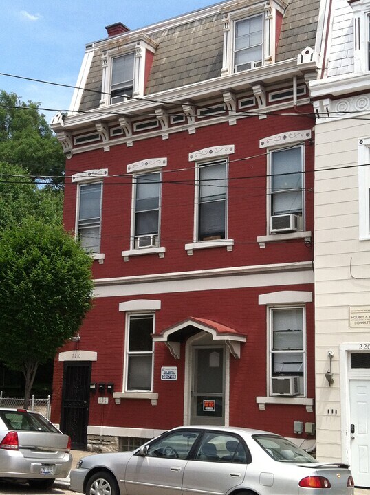 2210 Victor St, Unit 3 in Cincinnati, OH - Building Photo